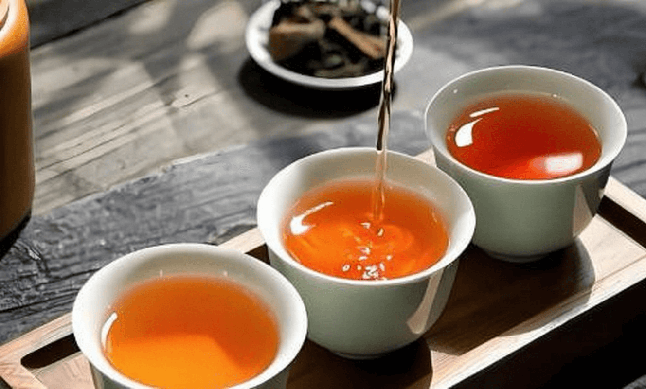 Steeping Chenpi White Tea