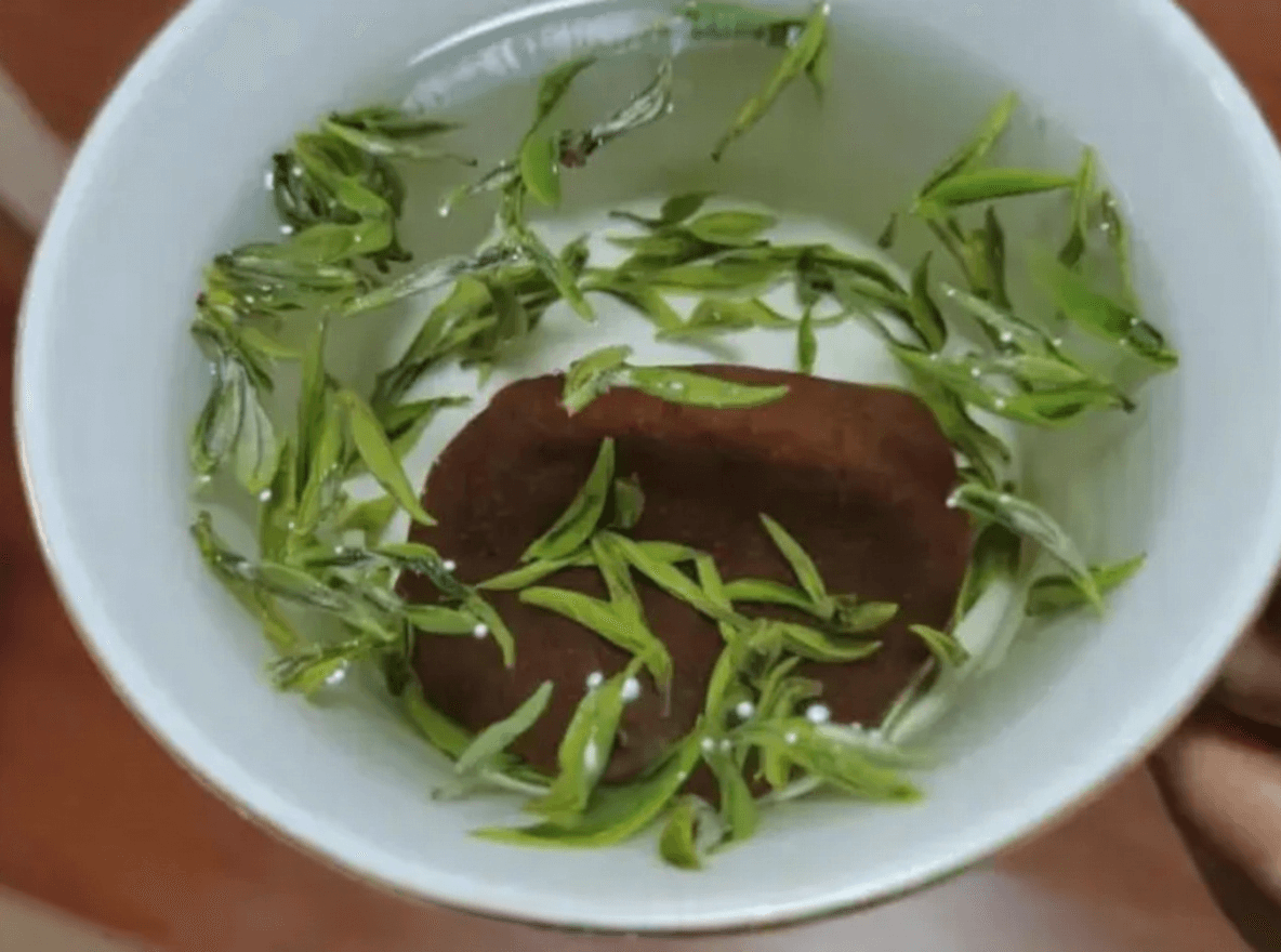 Green Tea and Chenpi Brewing