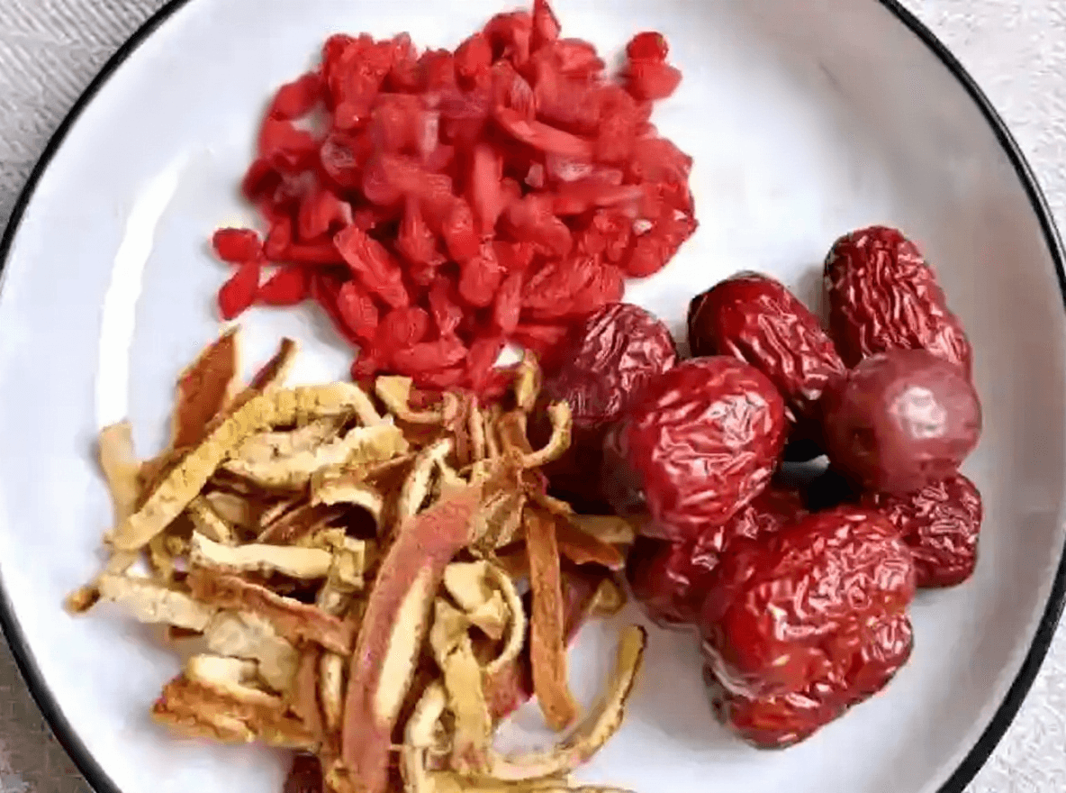 Benefits of Brewing Chenpi, Red Dates, and Goji Berries Together