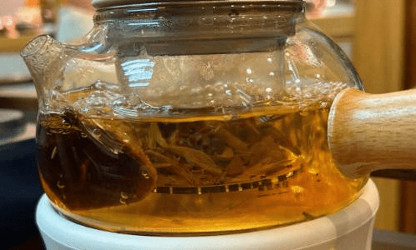 Boiling Chenpi White Tea