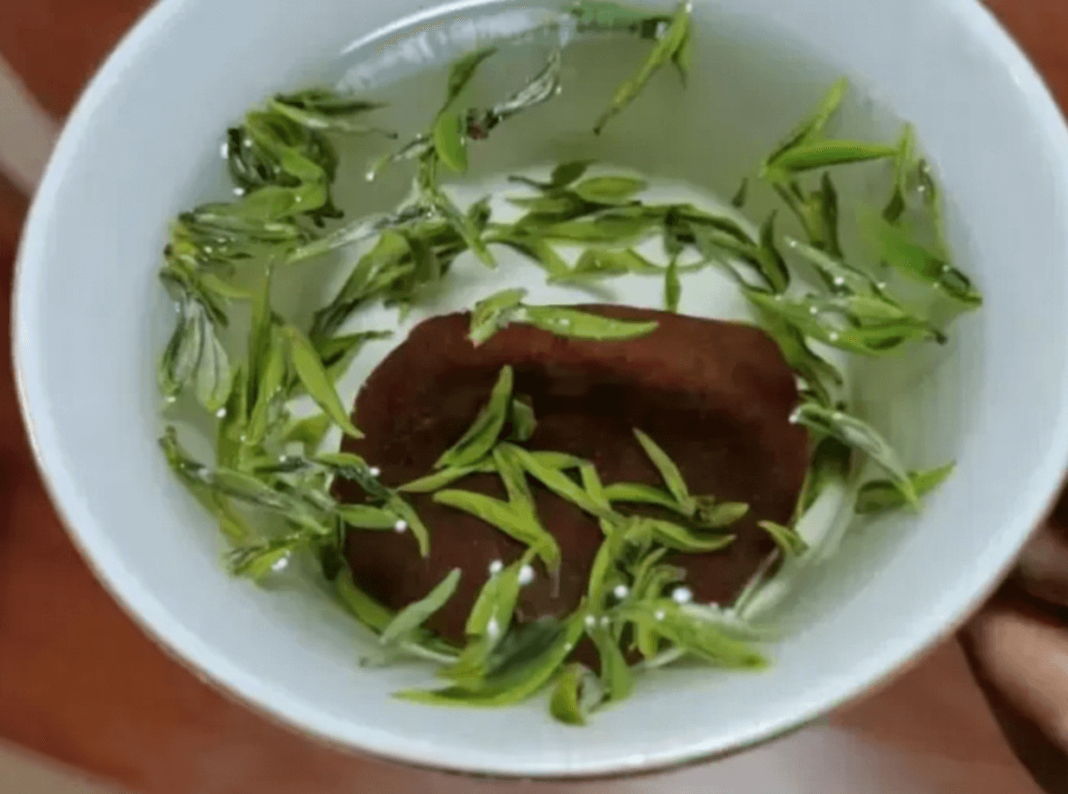 Benefits and Precautions of Brewing Chenpi with Green Tea